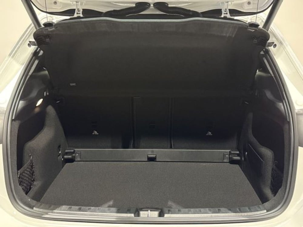 Mercedes-Benz GLA SUV nuova a Bologna (7)
