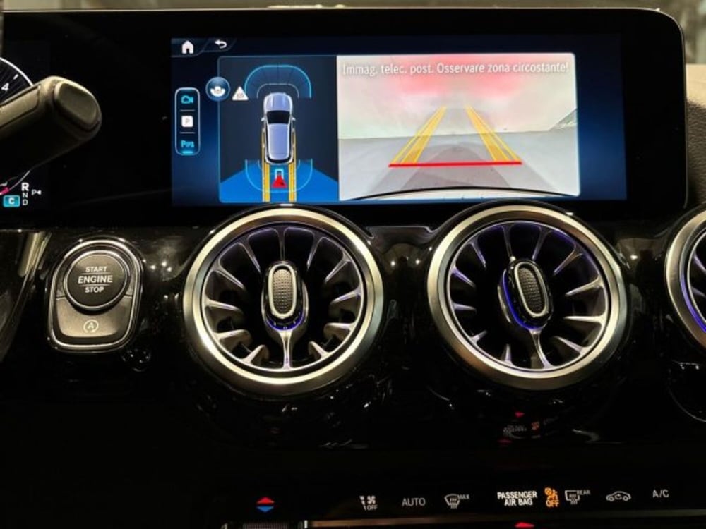 Mercedes-Benz GLA SUV nuova a Bologna (12)