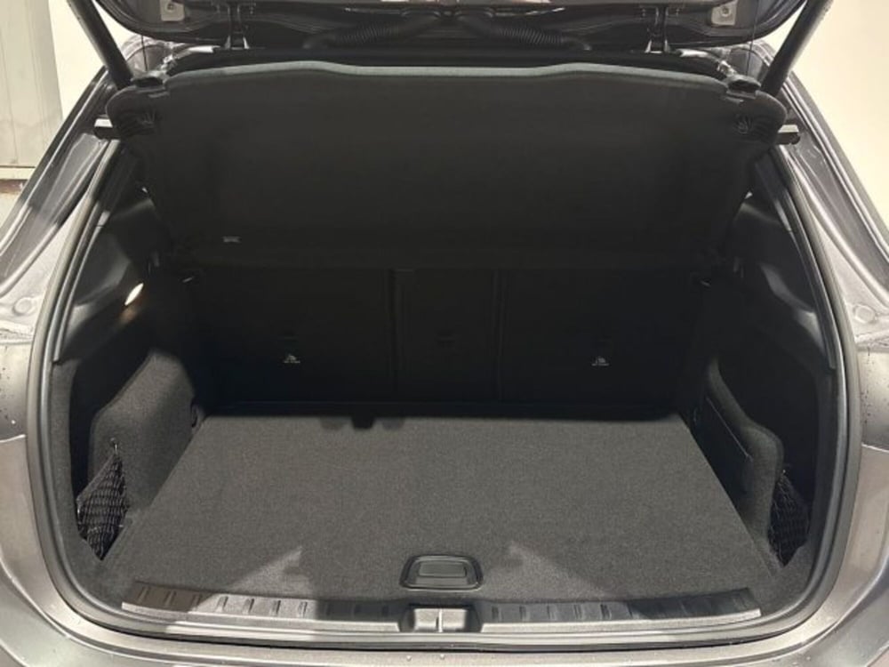 Mercedes-Benz GLA SUV nuova a Bologna (7)