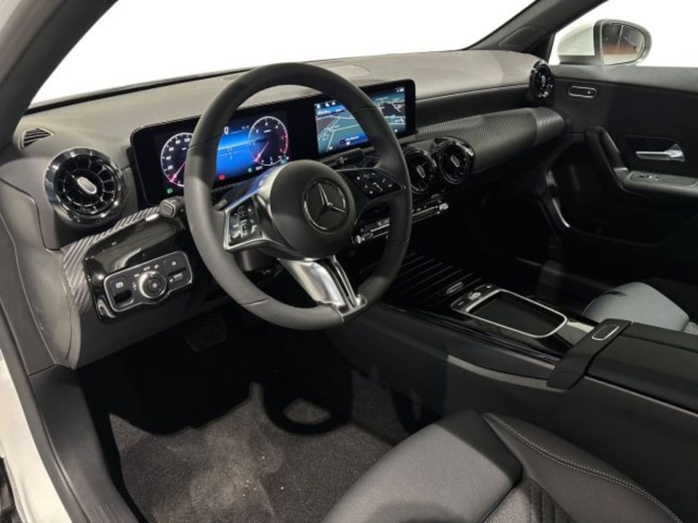 Mercedes-Benz Classe A nuova a Bologna (11)