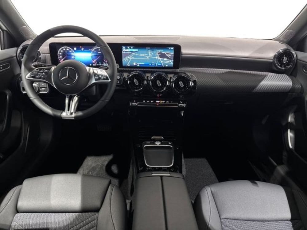 Mercedes-Benz Classe A nuova a Bologna (13)