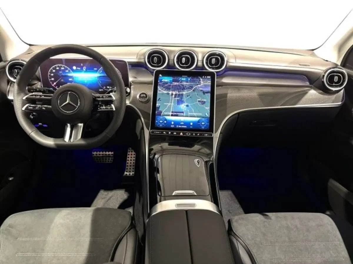 Mercedes-Benz GLC nuova a Bologna (13)