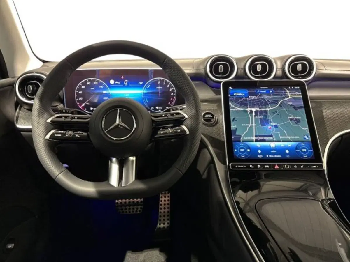Mercedes-Benz GLC nuova a Bologna (14)