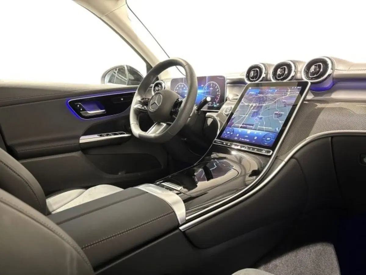 Mercedes-Benz GLC nuova a Bologna (15)