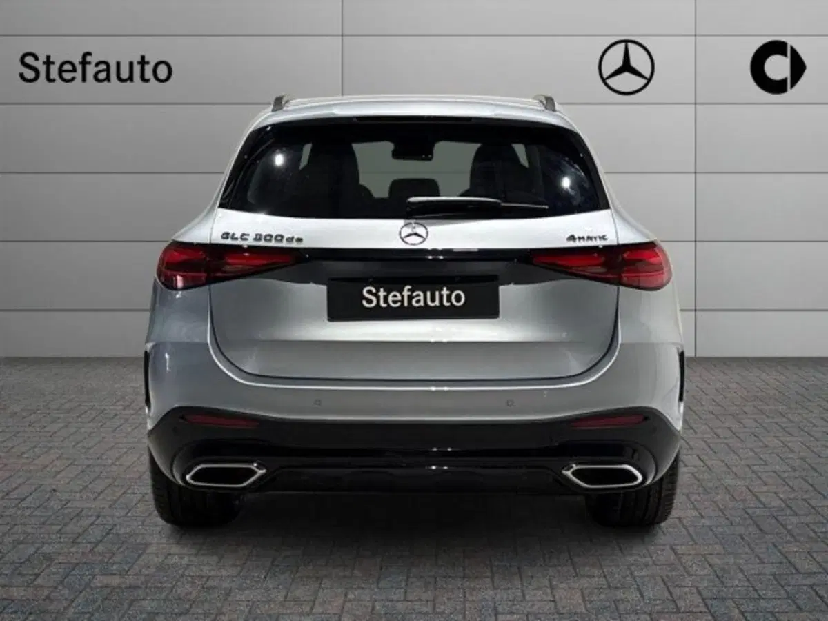 Mercedes-Benz GLC nuova a Bologna (6)