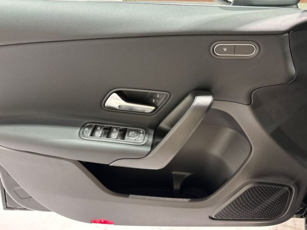 Mercedes-Benz Classe A Sedan nuova a Bologna (10)