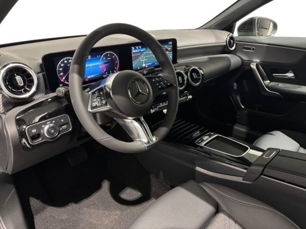 Mercedes-Benz Classe A Sedan nuova a Bologna (11)
