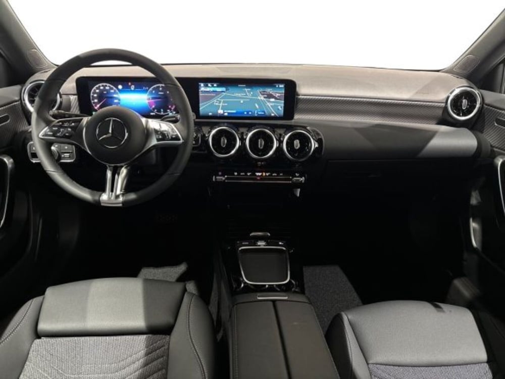 Mercedes-Benz Classe A Sedan nuova a Bologna (13)