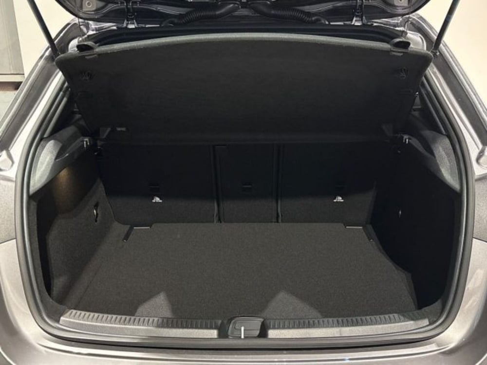Mercedes-Benz Classe A Sedan nuova a Bologna (7)