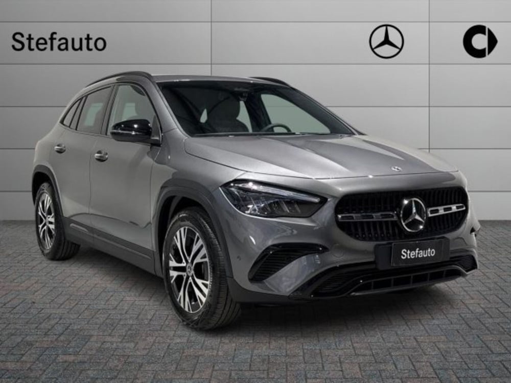 Mercedes-Benz GLA SUV nuova a Bologna