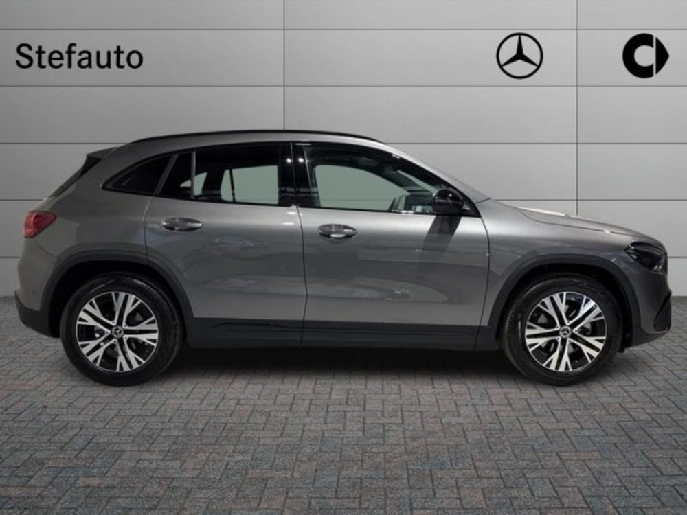 Mercedes-Benz GLA SUV nuova a Bologna (2)