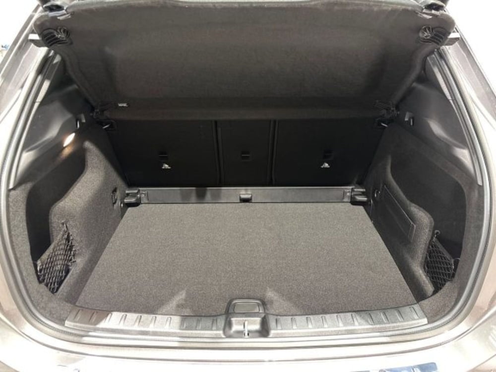 Mercedes-Benz GLA SUV nuova a Bologna (7)