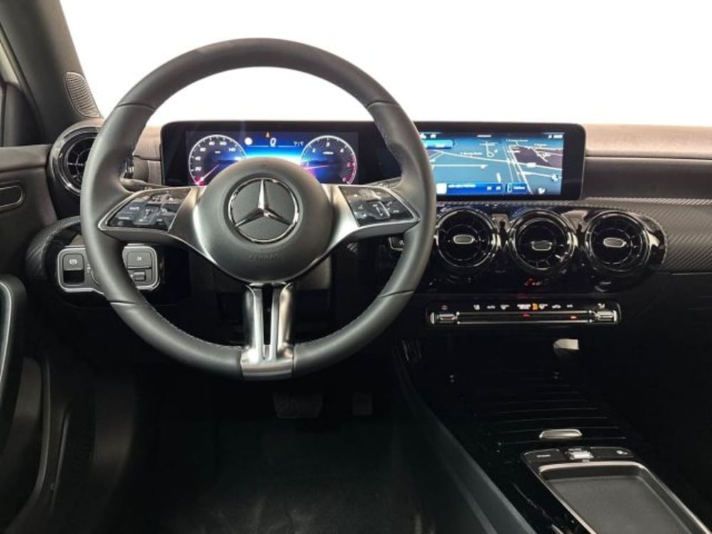 Mercedes-Benz Classe A Sedan nuova a Bologna (14)