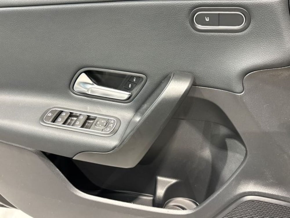 Mercedes-Benz Classe A Sedan nuova a Bologna (10)