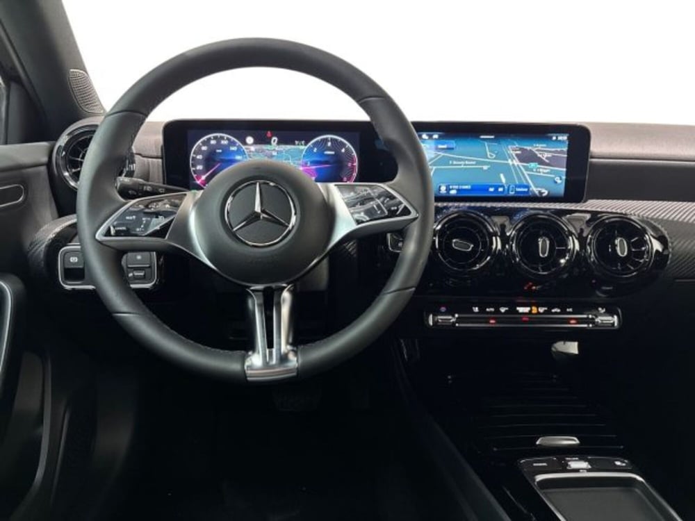 Mercedes-Benz Classe A Sedan nuova a Bologna (14)
