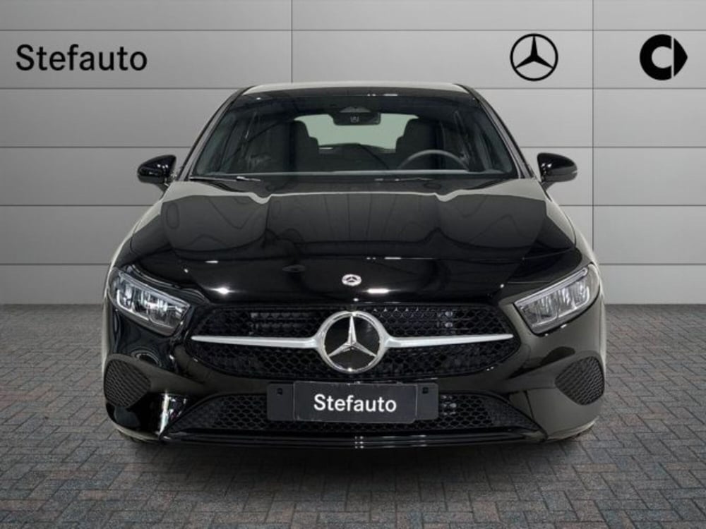 Mercedes-Benz Classe A Sedan nuova a Bologna (4)
