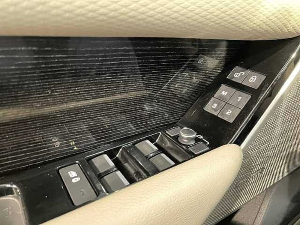 Land Rover Range Rover Velar usata a Ravenna (17)