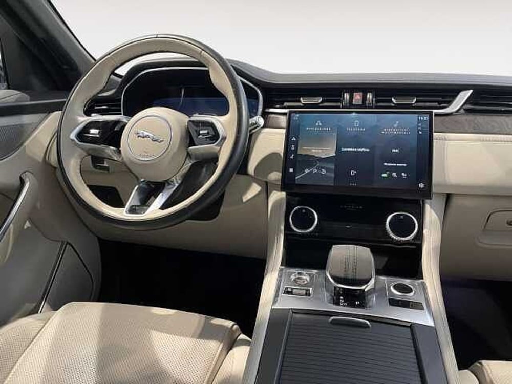 Jaguar F-Pace usata a Ravenna (13)
