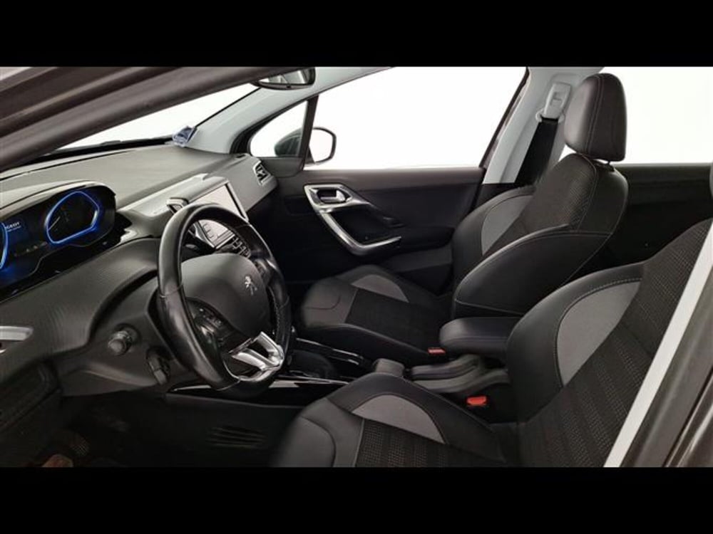 Peugeot 2008 usata a Milano (12)