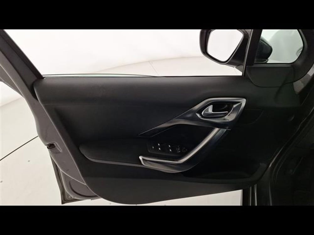 Peugeot 2008 usata a Milano (8)