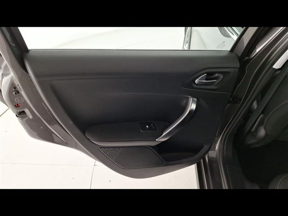 Peugeot 2008 usata a Milano (9)