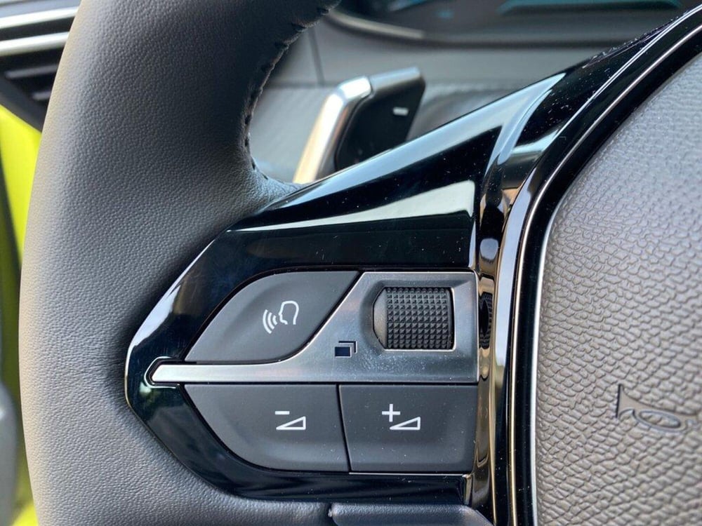 Peugeot 208 nuova a Torino (13)