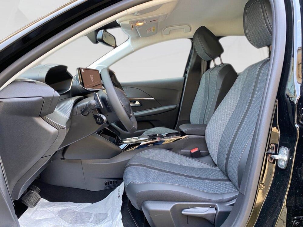Peugeot 208 nuova a Torino (7)