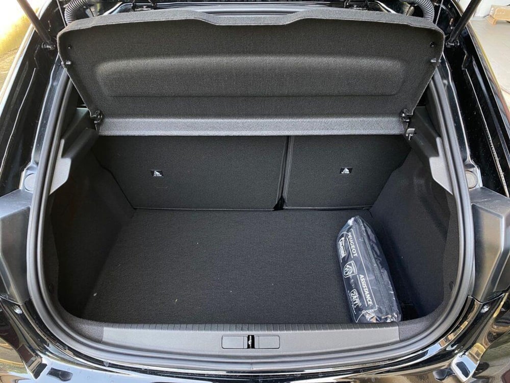 Peugeot 208 nuova a Torino (9)