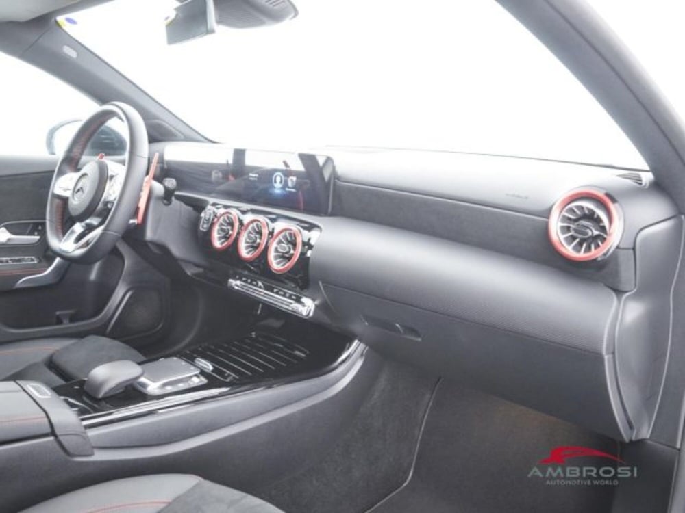 Mercedes-Benz CLA Shooting Brake usata a Perugia (12)
