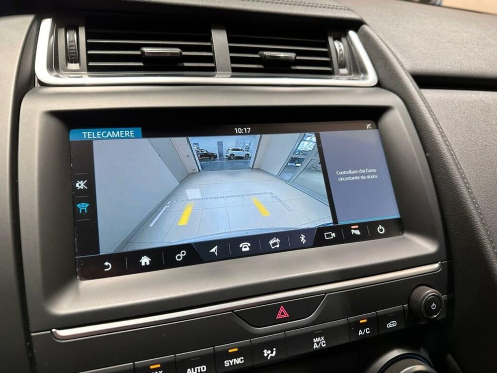 Jaguar E-Pace usata a Varese (12)