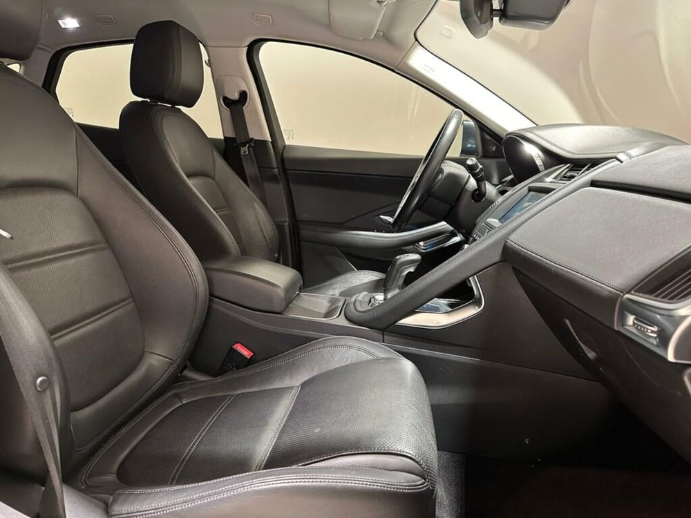 Jaguar E-Pace usata a Varese (3)