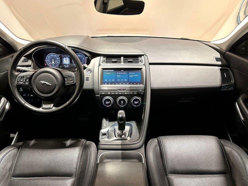 Jaguar E-Pace usata a Varese (4)