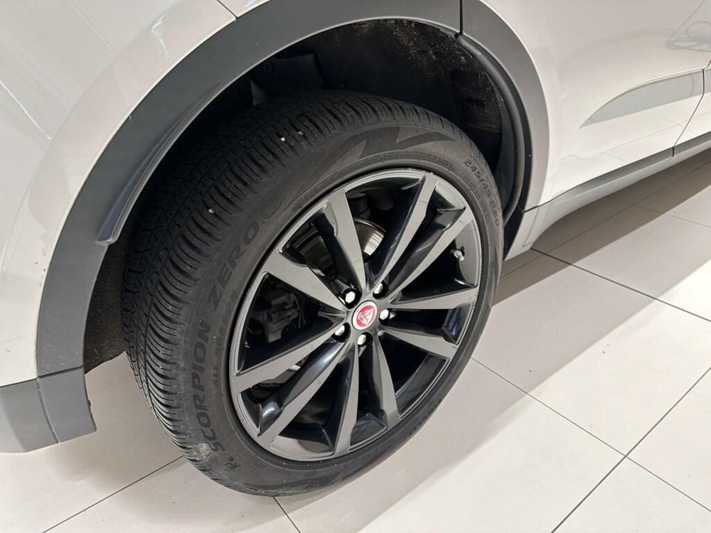 Jaguar E-Pace usata a Varese (9)