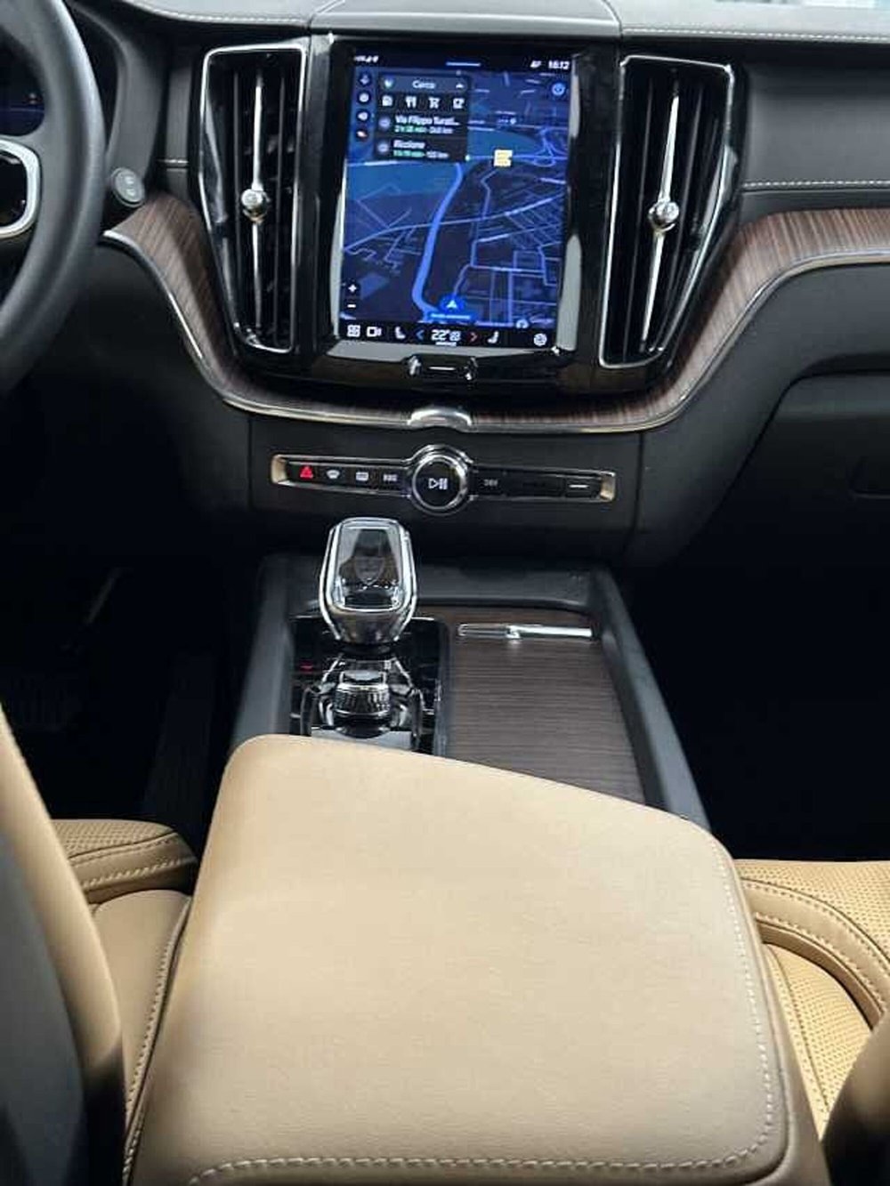Volvo XC60 usata a Macerata (18)