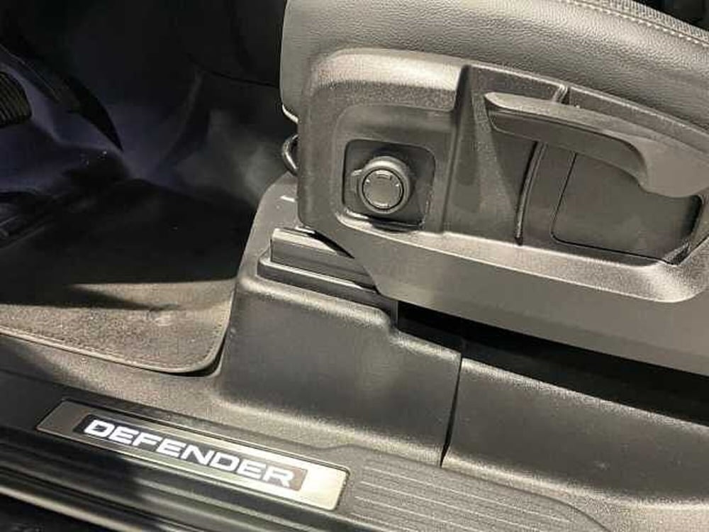 Land Rover Defender usata a Ravenna (14)