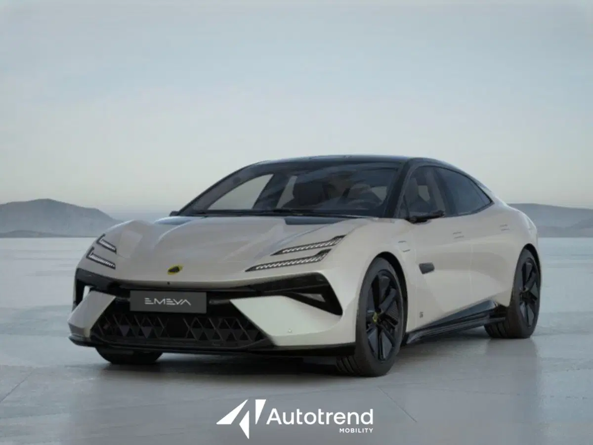 Lotus Emeya usata a Bari