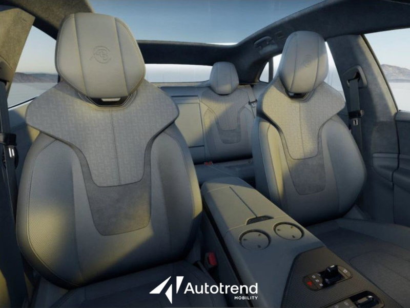 Lotus Emeya usata a Bari (3)