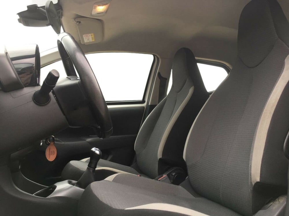 Toyota Aygo usata a Lecco (11)