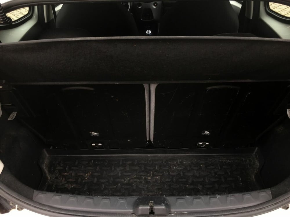 Toyota Aygo usata a Lecco (13)