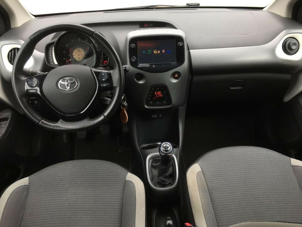 Toyota Aygo usata a Lecco (9)