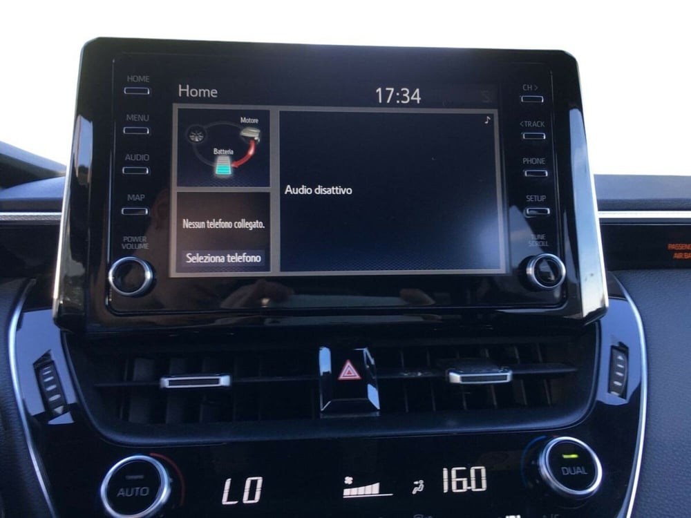 Toyota Corolla Touring Sports usata a Lecco (14)