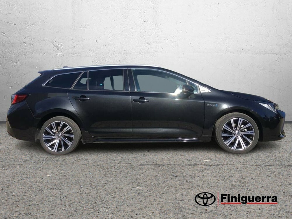 Toyota Corolla Touring Sports usata a Lecco (6)