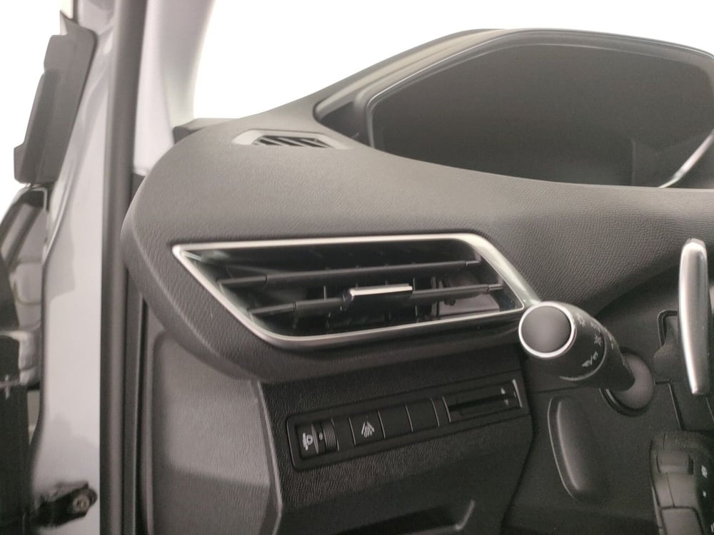 Peugeot 3008 usata a Caserta (17)