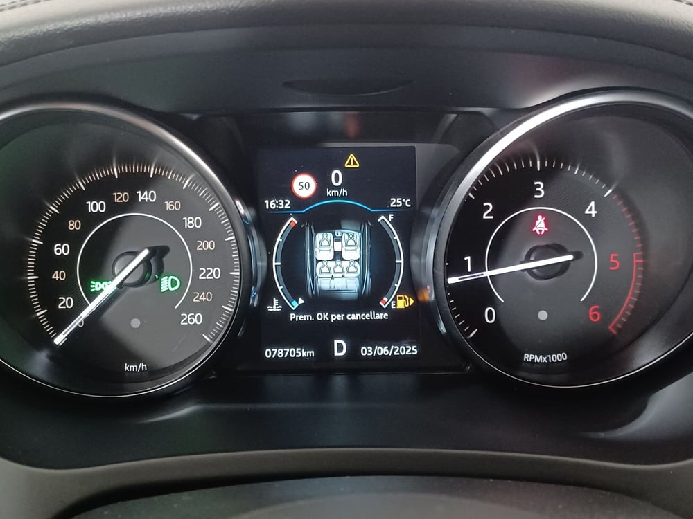 Jaguar E-Pace usata a Torino (13)