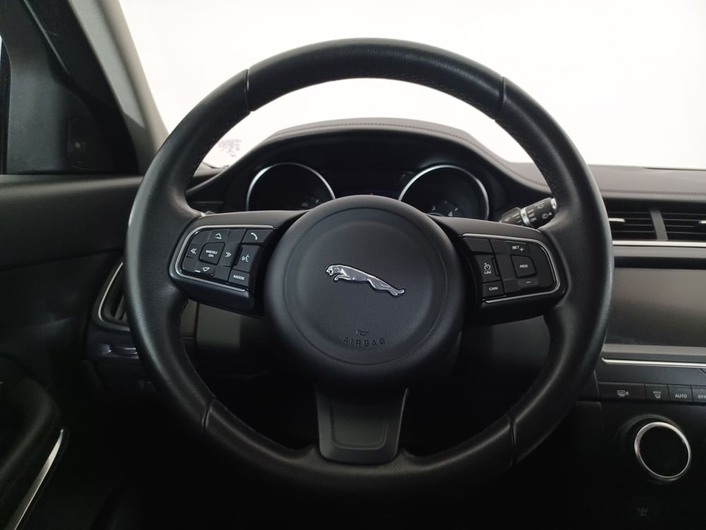 Jaguar E-Pace usata a Torino (18)
