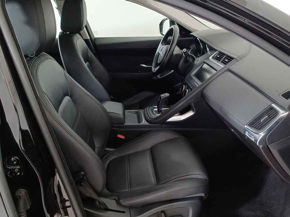 Jaguar E-Pace usata a Torino (3)