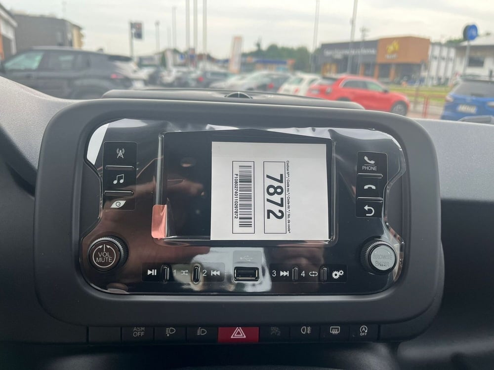 Fiat Panda Cross nuova a Milano (17)