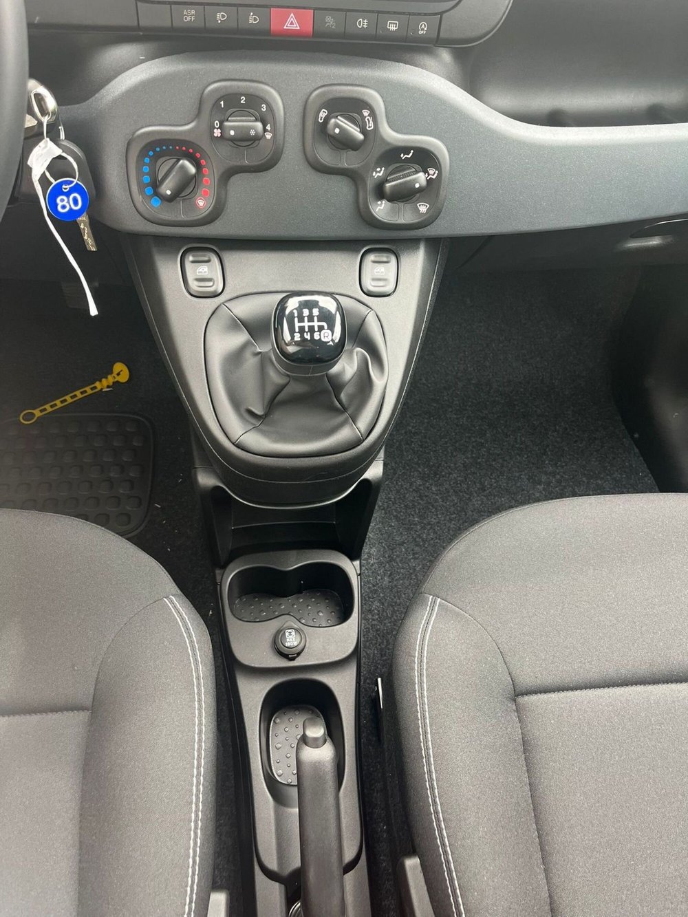 Fiat Panda Cross nuova a Milano (18)