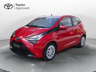 Toyota Aygo Connect 1.0 VVT-i 72 CV 5 porte x-play del 2020 usata a Montebelluna