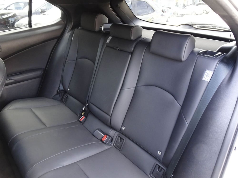 Lexus UX usata a Treviso (10)